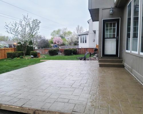 How to Keep Using Your Kansas City Concrete Patio this Fall and Winter