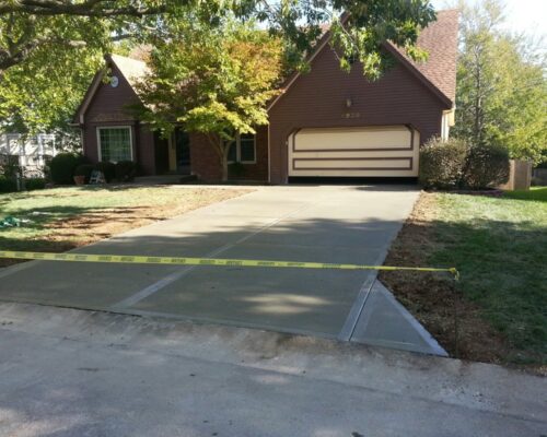 How Do You Know When Your Kansas City Driveway Needs to be Replaced?