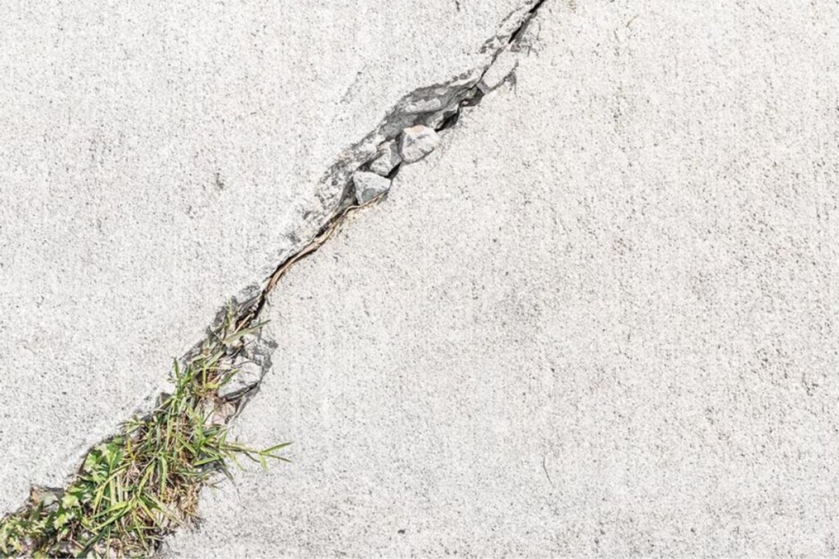 types of concrete cracks